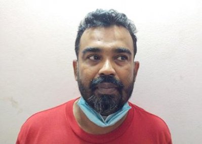 গ্রেফতার হওয়া কারখানার কর্মচারী