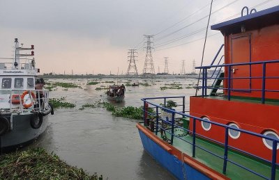গাবতলীতে নৌকাডুবিতে নিখোঁজদের উদ্ধারে অভিযান