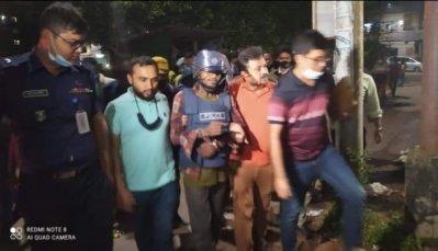 অভিযুক্ত ইকবালকে নিয়ে অভিযানে যায় পুলিশ