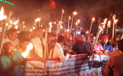 সাম্প্রদায়িক হামলার বিচার দাবিতে শাহবাগে প্রতিবাদ ও বিক্ষোভ সমাবেশ