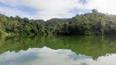 প্রকল্প এলাকায় রয়েছে ১০ একরের একটি লেক