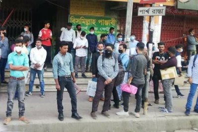 দ্বিতীয় দিনে ধর্মঘট, ভোগান্তি চরমে (ফটো স্টোরি)