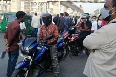 দ্বিতীয় দিনে ধর্মঘট, ভোগান্তি চরমে (ফটো স্টোরি)