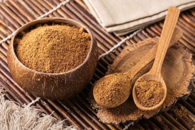 কোকোনাট সুগার কী এবং কেন খাবেন?