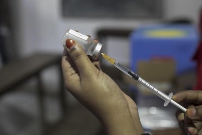 রাজধানীতে বস্তিবাসীর টিকা দেওয়া শুরু (ফটোস্টোরি)