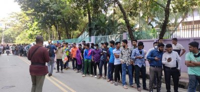 একটি টিকিটের আশায়...