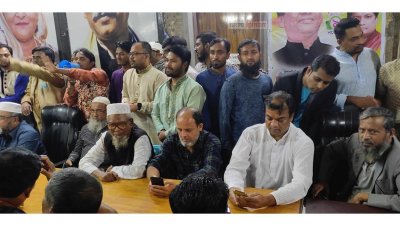মেয়র জাহাঙ্গীরকে বহিষ্কার, গাজীপুরে নেতাকর্মীদের মিষ্টি বিতরণ 