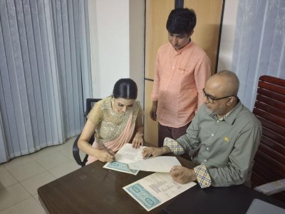 ২১ নভেম্বর চুক্তিস্বাক্ষর অনুষ্ঠানে মিম ও জুয়েল
