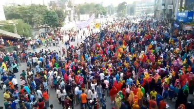 মিরপুরে পোশাক শ্রমিকদের সড়ক অবরোধ