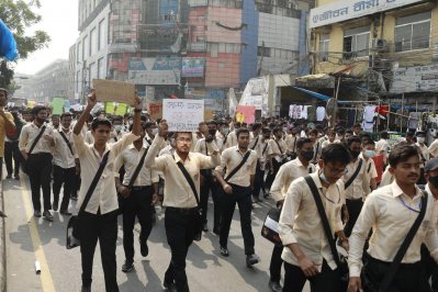 সড়কে শিক্ষার্থীদের বিক্ষোভ (ফটোস্টোরি)