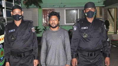 গ্রেফতার ব্যক্তি