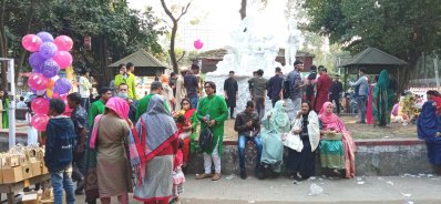 বিজয় দিবসে উৎসবমুখর টিএসসি