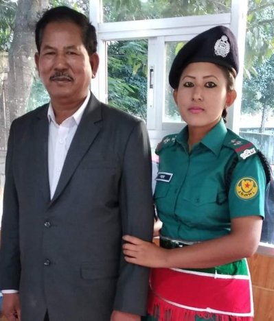 মনোরঞ্জন হাজং ও নারী সার্জেন্ট মহুয়া হাজং