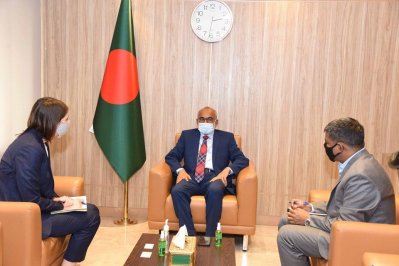 মৎস্য ও প্রাণিসম্পদমন্ত্রী শ ম রেজাউল করিমের সঙ্গে যুক্তরাষ্ট্র কৃষি বিভাগের বৈদেশিক কৃষি সেবার অ্যাগ্রিকালচারাল অ্যাটাশে মেগান এম ফ্রান্সিস
