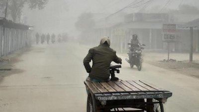 দুর্ভোগ বেড়েছে খেটে খাওয়া মানুষের