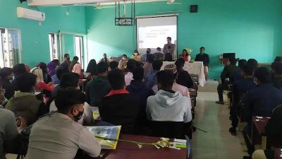বিভিন্ন বিভাগ ও ইনস্টিটিউটগুলোতে মঙ্গলবার পরিচিতি ক্লাস হয়েছে