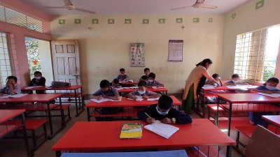থমকে আছে ক্ষুদ্র নৃগোষ্ঠীর মাতৃভাষায় শিক্ষা