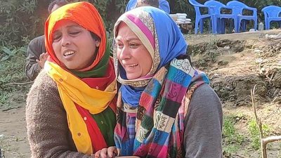 নদীর পাড়ে স্বজনদের আহাজারি