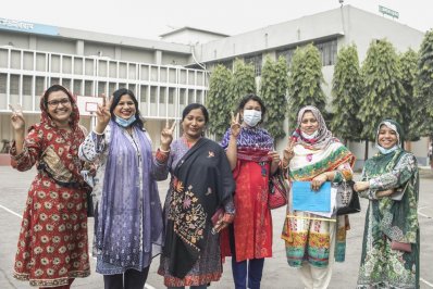 ভালো ফলে উচ্ছ্বসিত শিক্ষার্থীরা (ফটোস্টোরি)
