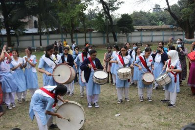 ভালো ফলে উচ্ছ্বসিত শিক্ষার্থীরা (ফটোস্টোরি)