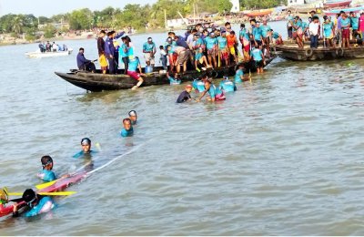 নৌকা বাইচ