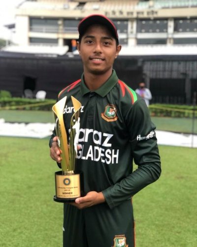 বাবা-চাচা খেলেছেন জাতীয় দলে, জিসানের চোখ সেখানেই