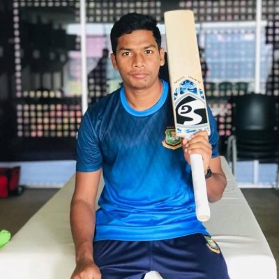 বাধার দেয়াল ভেঙে ক্রিকেটের রাজপথে হাফেজ মামুন