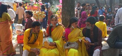 বসন্ত-ভালোবাসার চাদরে মোড়ানো ঢাবি