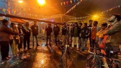 একুশের প্রথম প্রহরে মিথিলা ও তার টিম