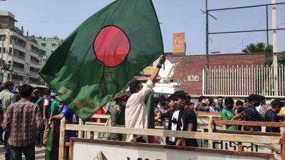 প্রাণ ফিরেছে মিরপুরে, স্টেডিয়ামের বাইরেও উৎসব