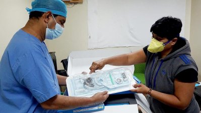 যুক্তরাষ্ট্রের তৈরি এই যন্ত্রটি হৃৎপিণ্ডের নিচে বসানো হয়