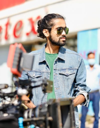 ক্যামেরার পেছনে ছবি আঁকেন সোহাগ রানা