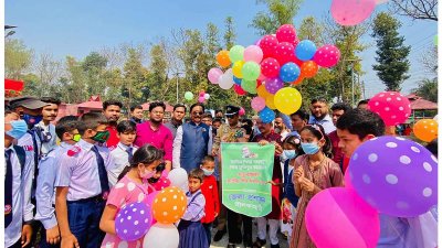 নীলফামারীতে বেলুন উড়িয়ে কর্মসূচির উদ্বোধন