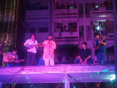 বঙ্গবন্ধুর জন্মদিনে ঢাবি গানে মাতালো ‘টিম জংশন’