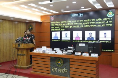 মুহূর্তেই এনআইডি-ড্রাইভিং লাইসেন্স ‌‌‘বানিয়ে দিতো’ তারা