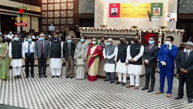 পদকপ্রাপ্তদের সঙ্গে প্রধানমন্ত্রীর ফটোসেশন