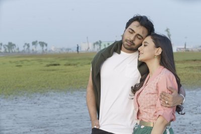 নায়ক হয়েও পার্শ্বচরিত্রে অপূর্ব!
