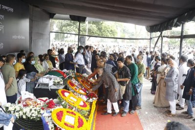 আবৃত্তিশিল্পী হাসান আরিফের প্রতি শেষ শ্রদ্ধা (ফটো স্টোরি)