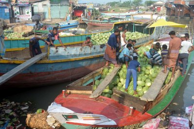 ২৬ টাকার তরমুজ খুচরা বাজারে ১৫০