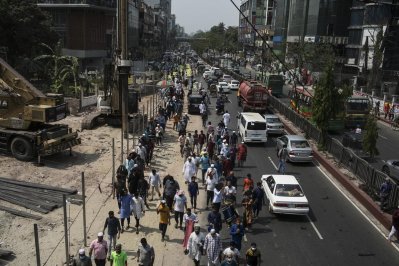 রমজানের প্রথম জুমায় মসজিদে মুসল্লিদের ঢল