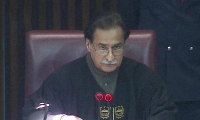 আয়াজ সাদিকের পরিচালনায় অনাস্থা ভোট শুরু হয়