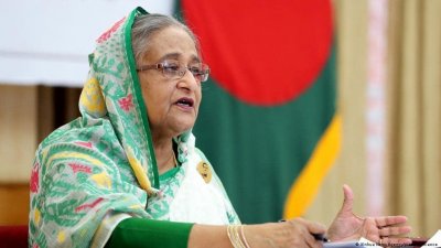 এবার প্রধানমন্ত্রী শেখ হাসিনার স্লোগান ধার করলেন অভিষেক