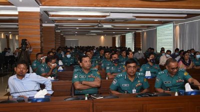 ডিএমপিতে মাসিক অপরাধ সভায় পুরস্কৃত যারা