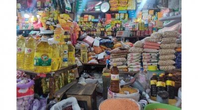 মুদি দোকানে সয়াবিন তেল (ফাইল ছবি)
