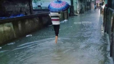 ডুবে গেছে চট্টগ্রাম নগরী, দুর্ভোগে মানুষ