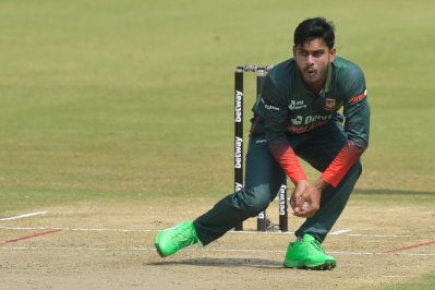 মেহেদী হাসান মিরাজ জিতেছেন ম্যাচসেরার পুরস্কার
