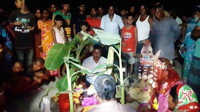 গোপালপুর এলাকায় সোমবার দিবাগত রাতভর পর্যায়ক্রমে চলে বিয়ের আয়োজন