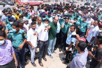 ‘মানুষ মরলে গালি খায় সরকার, আপনাদের তো কোনও অসুবিধা নেই’