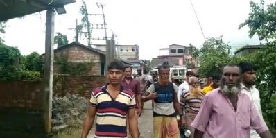 মাঝ সমুদ্রে ডুবলো বাংলাদেশি ট্রলার, উদ্ধার ১১ জেলে