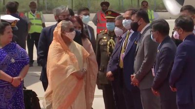 দিল্লিতে প্রধানমন্ত্রীকে লাল গালিচা অভ্যর্থনা